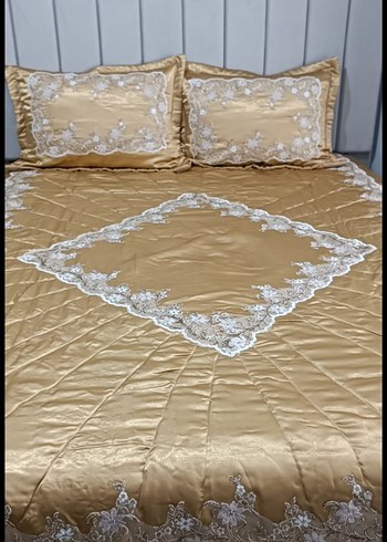 İşlemeli Parlak Altın Yatak Örtüsü - Görsel 5