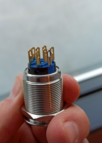 J22-372-RD IP67 6-24VDC METAL(ÇELİK) KIRMIZI IŞIKLI KALICI BUTON - Görsel 4