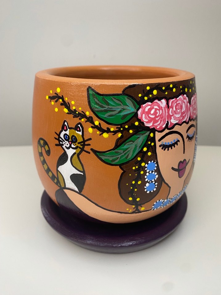 Kadın Desenli Toprak Saksı - Görsel 2