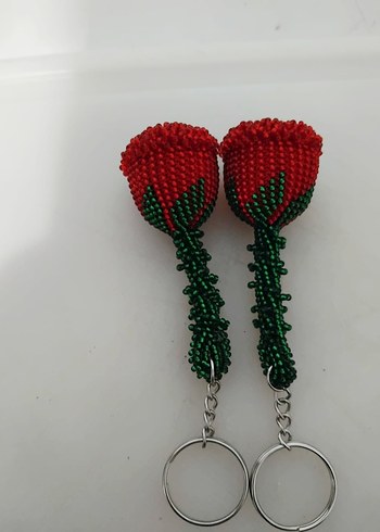 Boncuk İşlemeli Kırmızı Gül Anahtarlık - Görsel 2