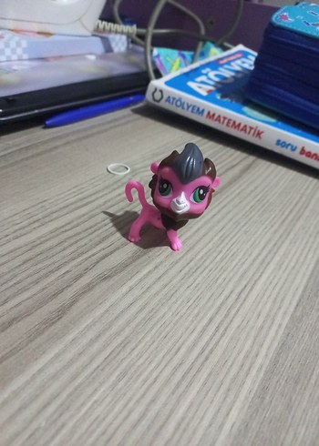 Pastel Pembe Aksiyon Figürü - Görsel 9