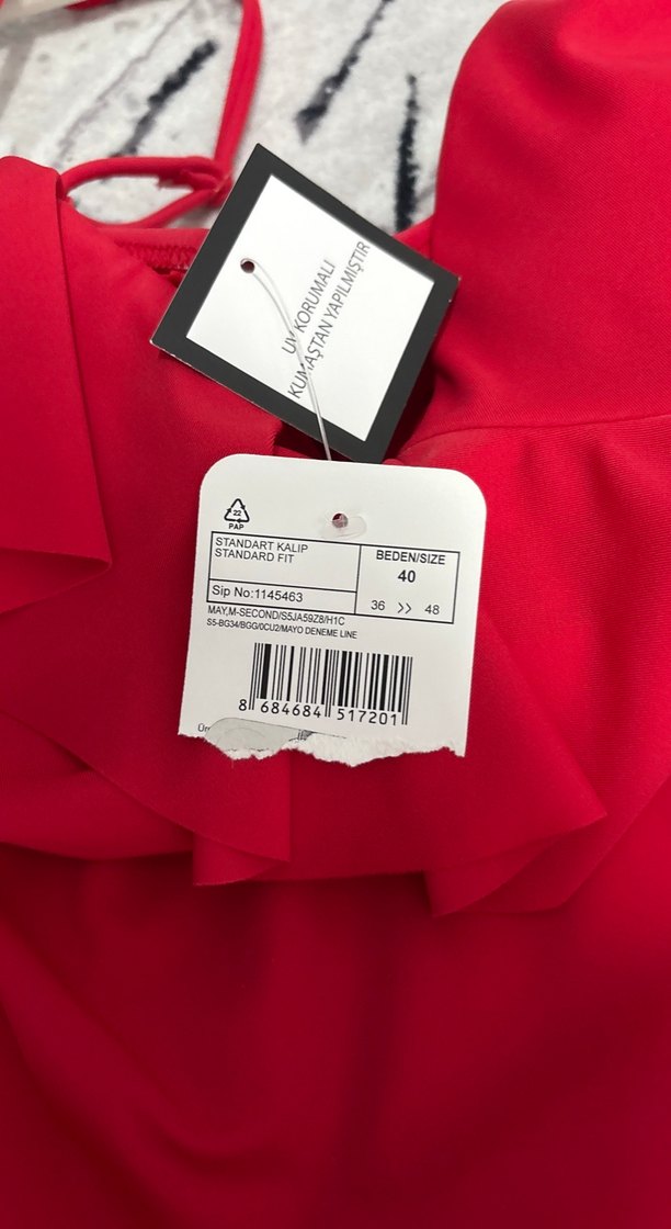 Kırmızı Fırfırlı Kadın Mayo - Görsel 3