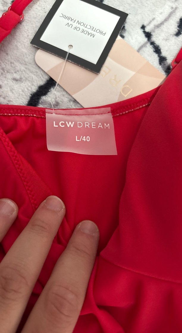 Kırmızı Fırfırlı Kadın Mayo - Görsel 2