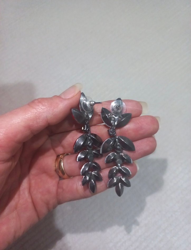 Parlak Kırmızı Payetli taç ve küpeleri - Görsel 3