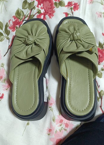 Fırfırlı Yeşil Platform Terlik - Görsel 3