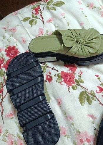 Fırfırlı Yeşil Platform Terlik - Görsel 2