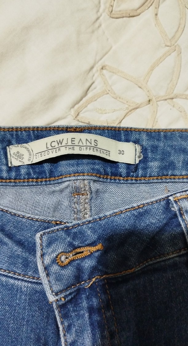 LCW Kadın Mavi Bol Kesim Denim Şort - Görsel 3