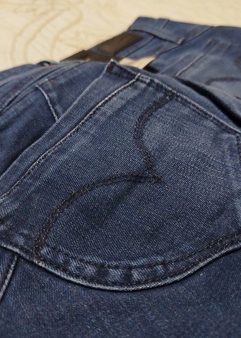 Kadın Lacivert Kemerli Normal Kesim Kot Pantolon - Görsel 9