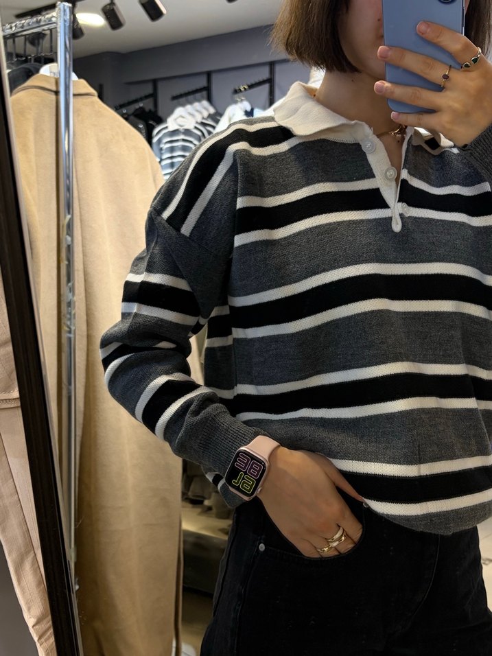 Gri Çizgili Yakalı Örgü Kadın Kazak - Görsel 3