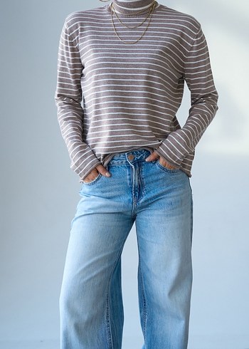 Bej Çizgili Yüksek Yakalı Kadın Kazak - Görsel 3