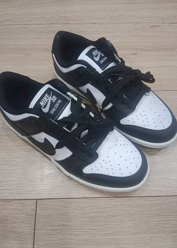 Nike Siyah Beyaz Bağcıklı Spor Ayakkabı - Görsel 2