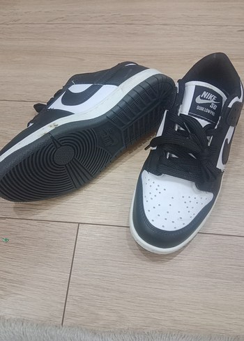 Nike Siyah Beyaz Bağcıklı Spor Ayakkabı - Görsel 3