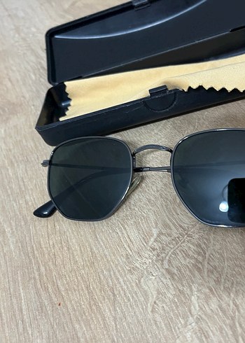 Güneş Gözlüğü - Görsel 2
