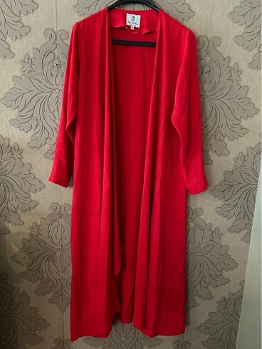 Kırmızı abaya