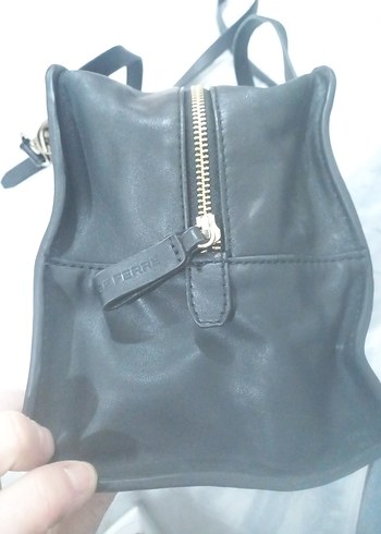 GD FERRE YUMUŞAK DERİLİ ASKILI ÇANTA - Görsel 4