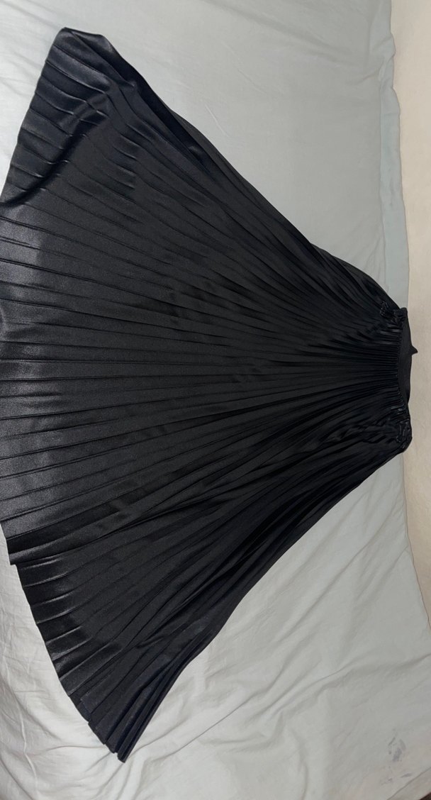 Siyah Pilili Uzun Gotik Etek - Görsel 2