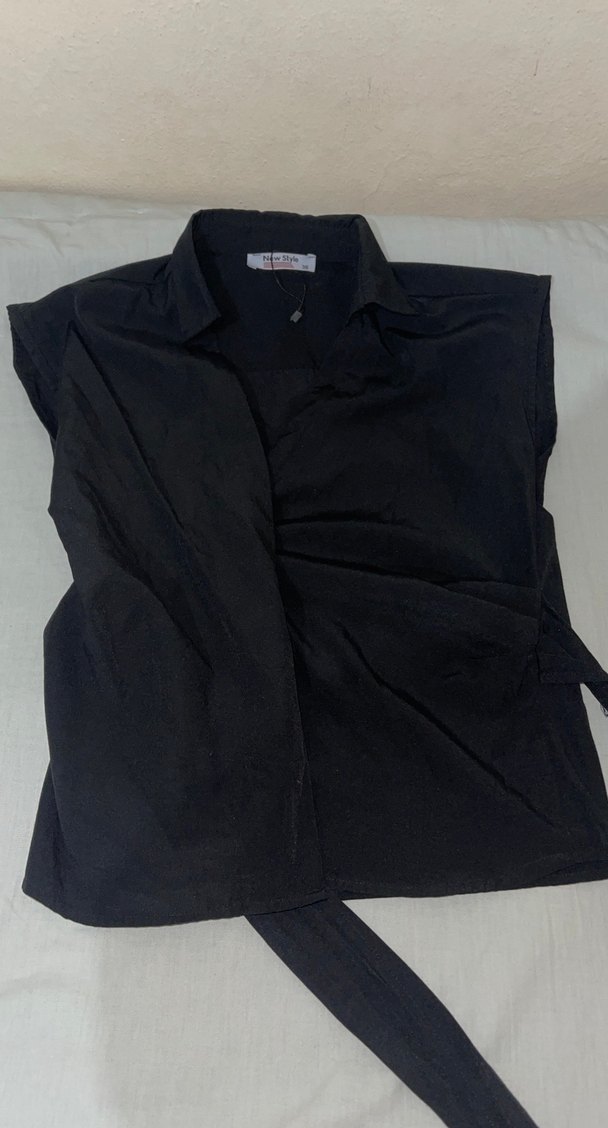 Kadın Siyah Kemerli Kolsuz Yelek - Görsel 2