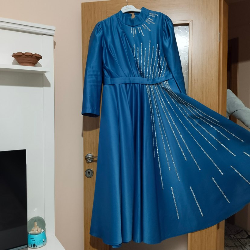 Parlak Mavi İşlemeli Uzun Kollu Abiye Elbise - Görsel 2