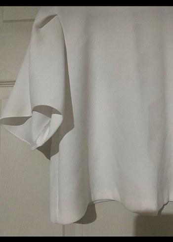 Zara Beyaz Minimalist Kısa Kollu Bluz - Görsel 2