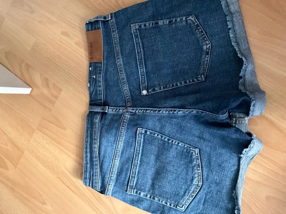 Düğmeli Parlak Mavi Mini Denim Şort - Görsel 2