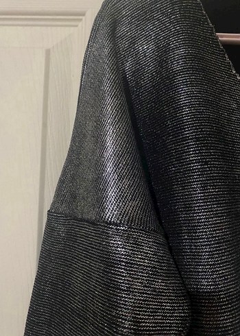 V Yakalı Kadın Parlak Bluz - Görsel 5