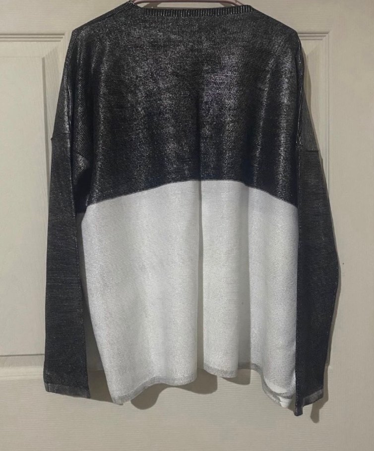 V Yakalı Kadın Parlak Bluz - Görsel 2