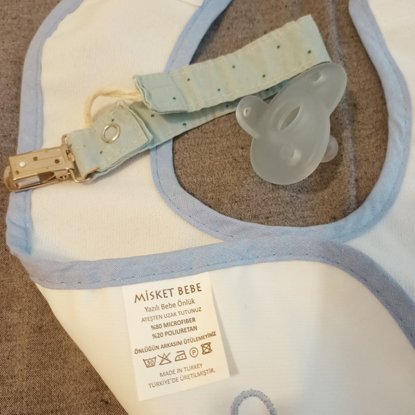 Nakışlı Mavi Bebek Önlüğü& emzik ve tutucu& çıngırak - Görsel 3