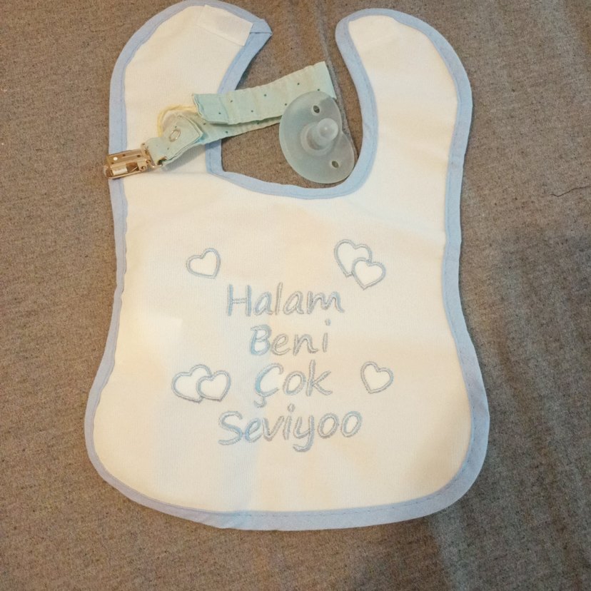 Nakışlı Mavi Bebek Önlüğü& emzik ve tutucu& çıngırak - Görsel 2