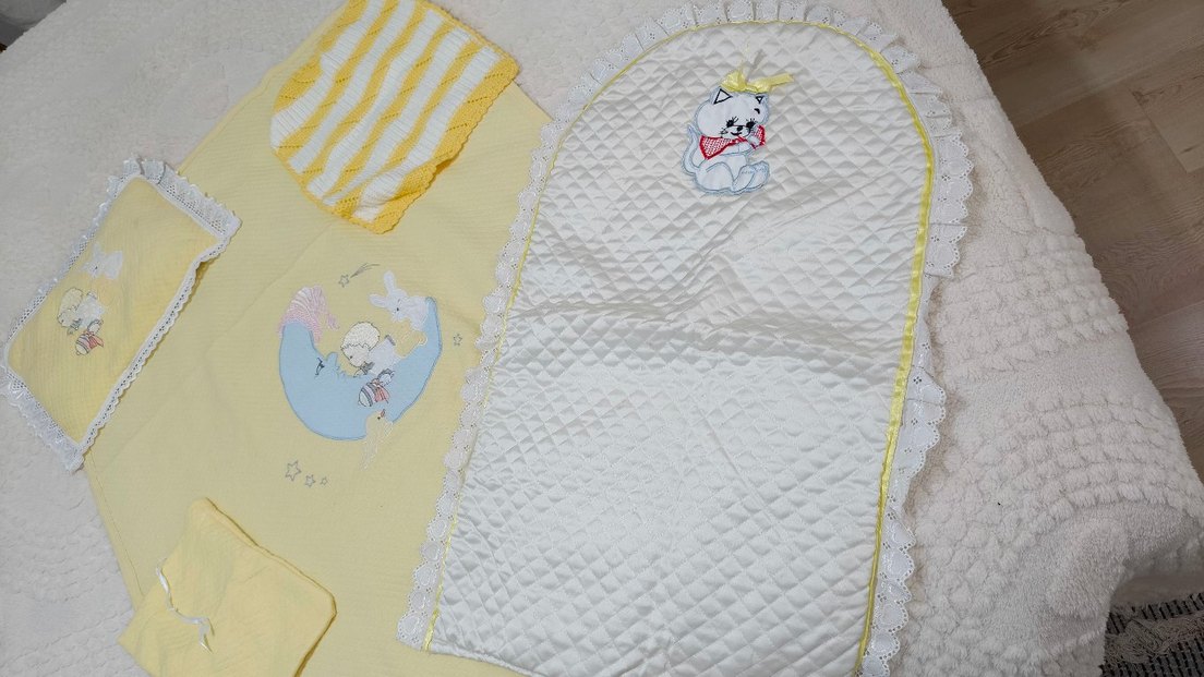 Sarı Nakışlı Bebek Uyku Seti 6 parça - Görsel 3