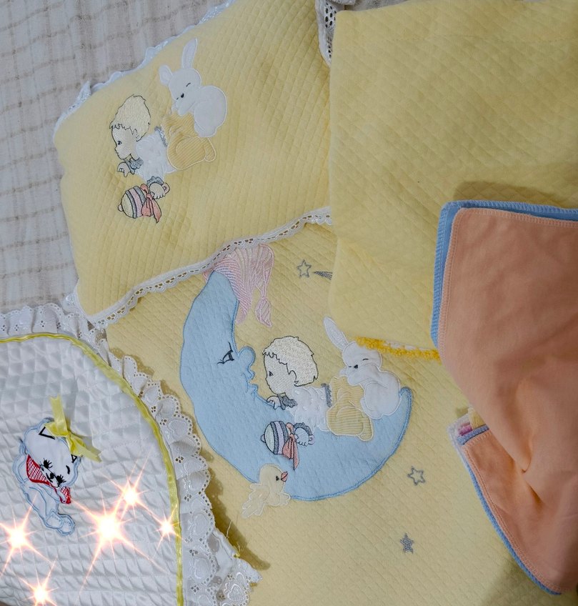 Sarı Nakışlı Bebek Uyku Seti 6 parça - Görsel 2