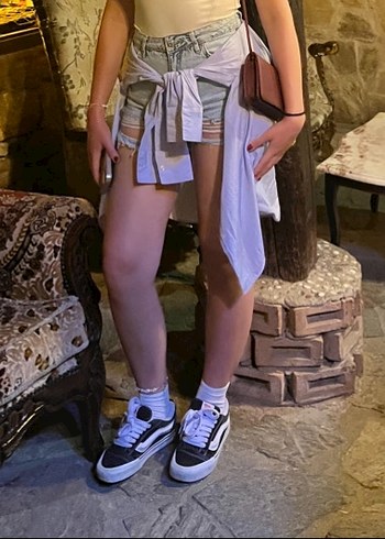 Kadı Mavi Yırtık Mini Kot Şort - Görsel 2