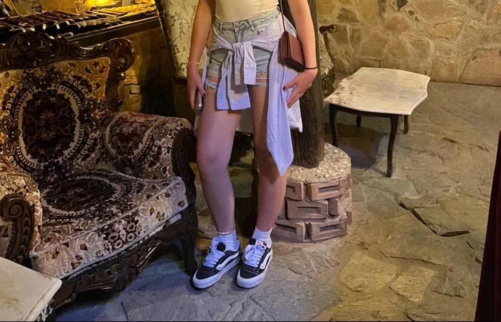 Kadı Mavi Yırtık Mini Kot Şort - Görsel 2