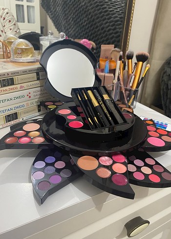 DOUGLAS MAKYAJ KUTUSU - Görsel 3