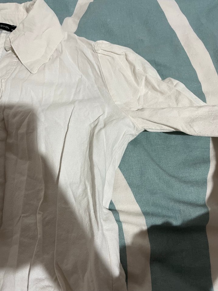 Beyaz Keten Düğmeli Kadın Gömlek - Görsel 4