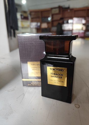 Tom Ford Erkek Parfümü Bordo Modern Klasik - Görsel 3