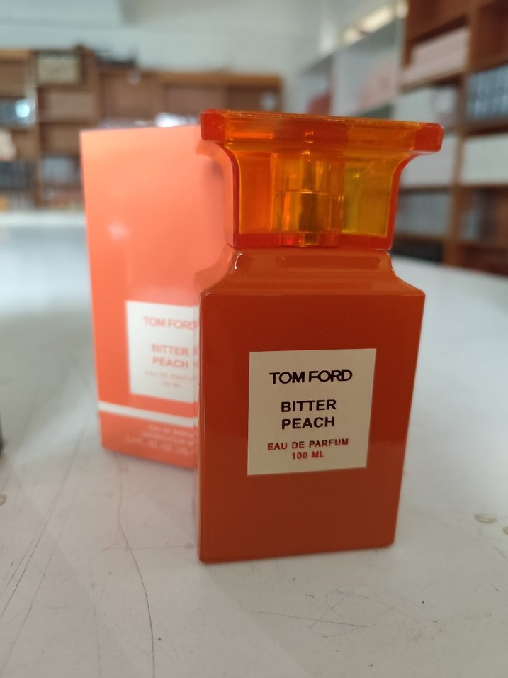 Tom Ford Erkek Parfümü Bordo Modern Klasik - Görsel 4