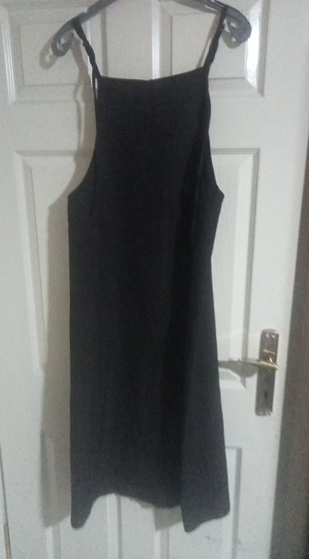 Uzun Siyah İnce Askılı Elbise - Görsel 2