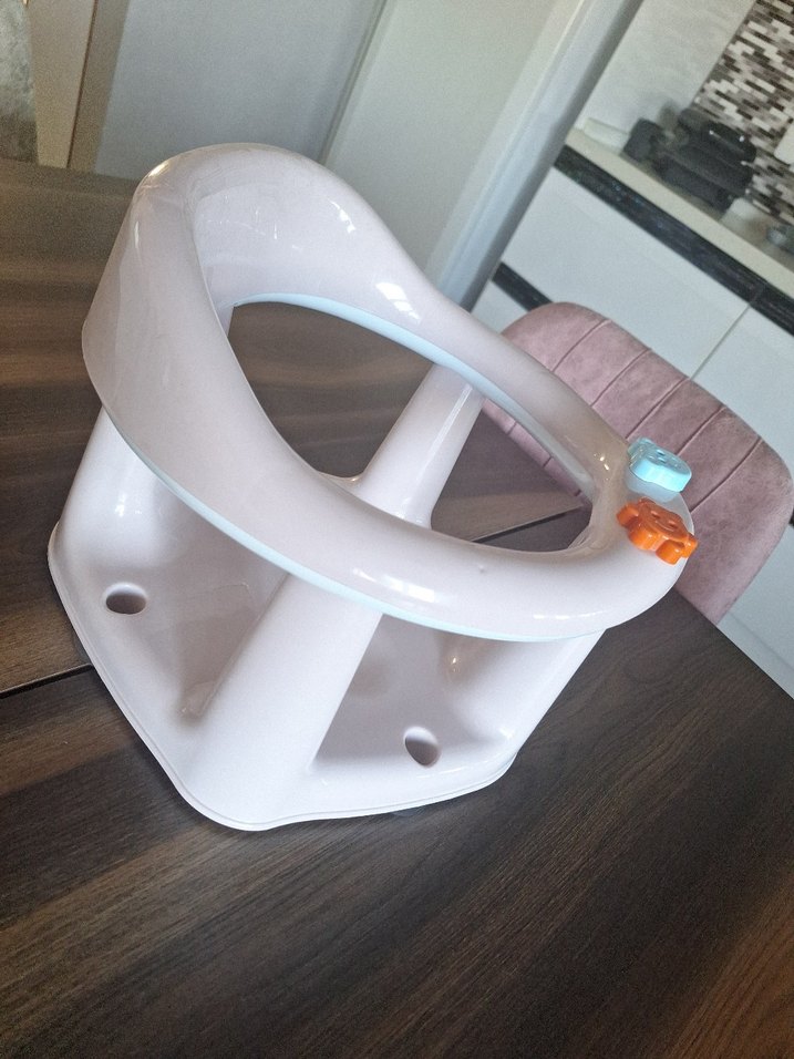 Renkli Detaylı Beyaz Bebek Mama Sandalyesi banyo oturağı - Görsel 3