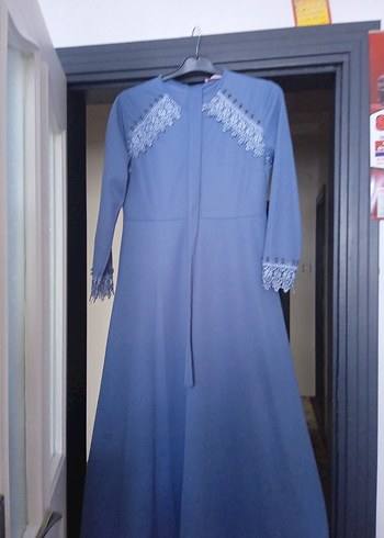 Mavi Dantelli Uzun Kollu Uzun Elbise - Görsel 2