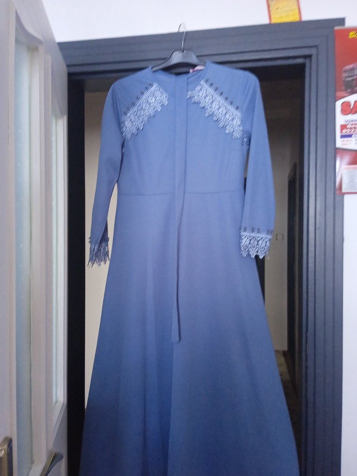 Mavi Dantelli Uzun Kollu Uzun Elbise - Görsel 2