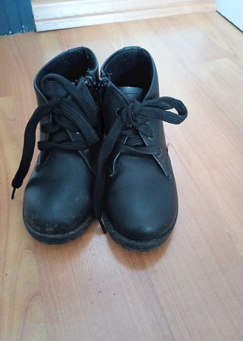 erkek çocuk bot - Görsel 3