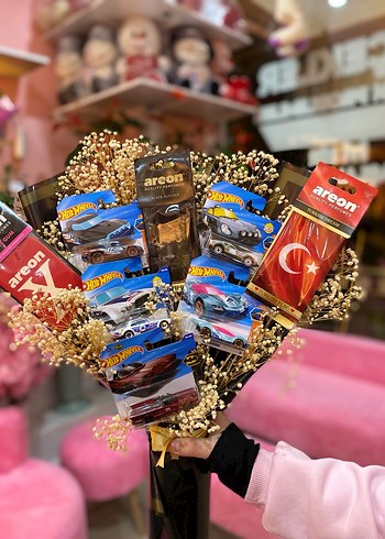 5 hot wheels + 3 areon buketi - Görsel 3