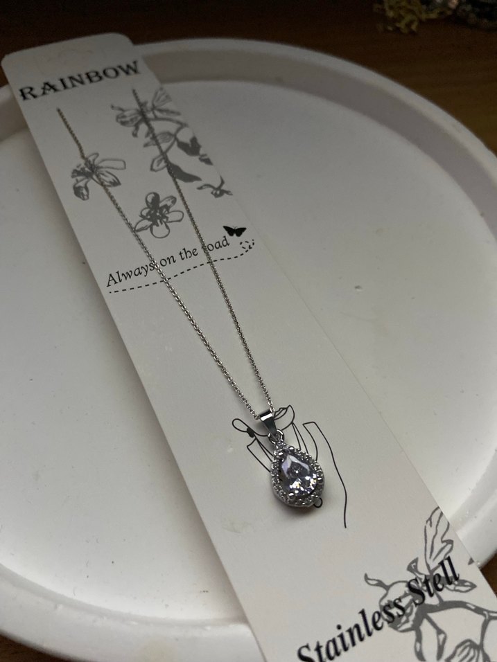 Kadın kolyesi beyaz damla şeklinde - Görsel 2