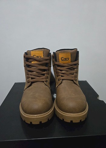 Kahverengi Erkek bot - Görsel 3