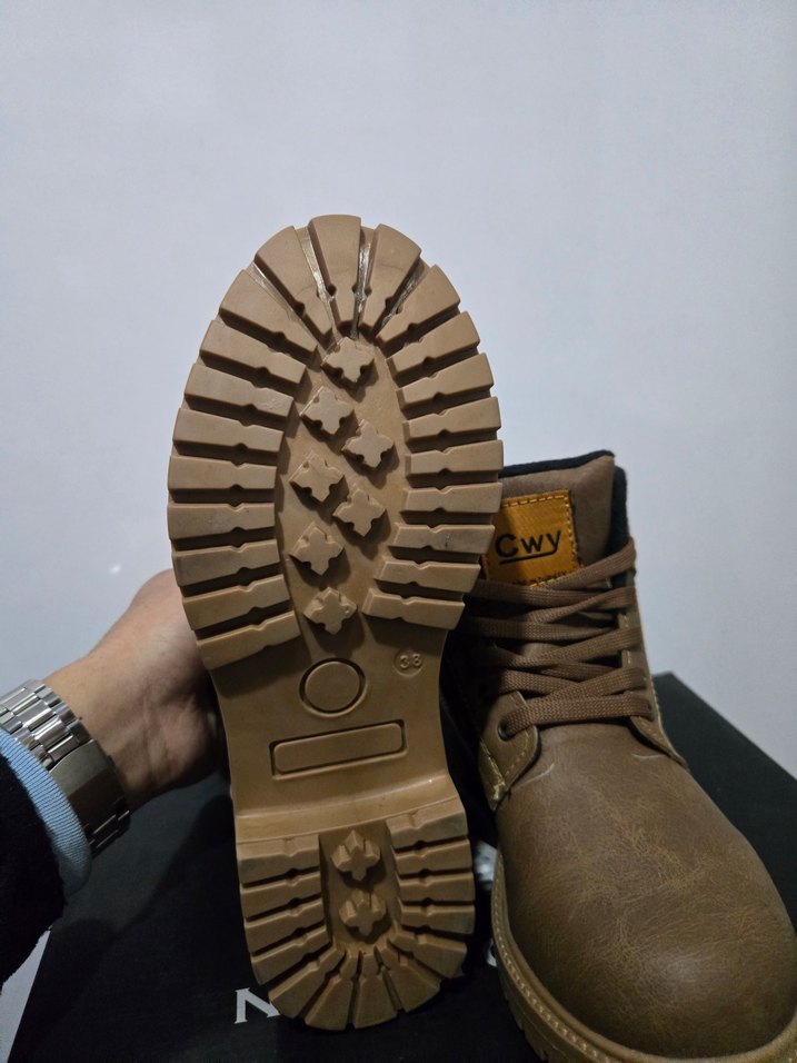 Kahverengi Erkek bot - Görsel 4