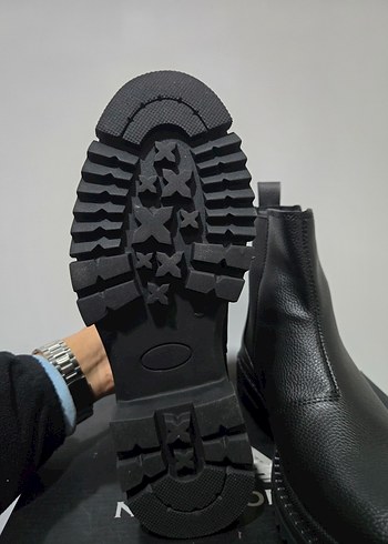 Siyah Erkek Bot - Görsel 4