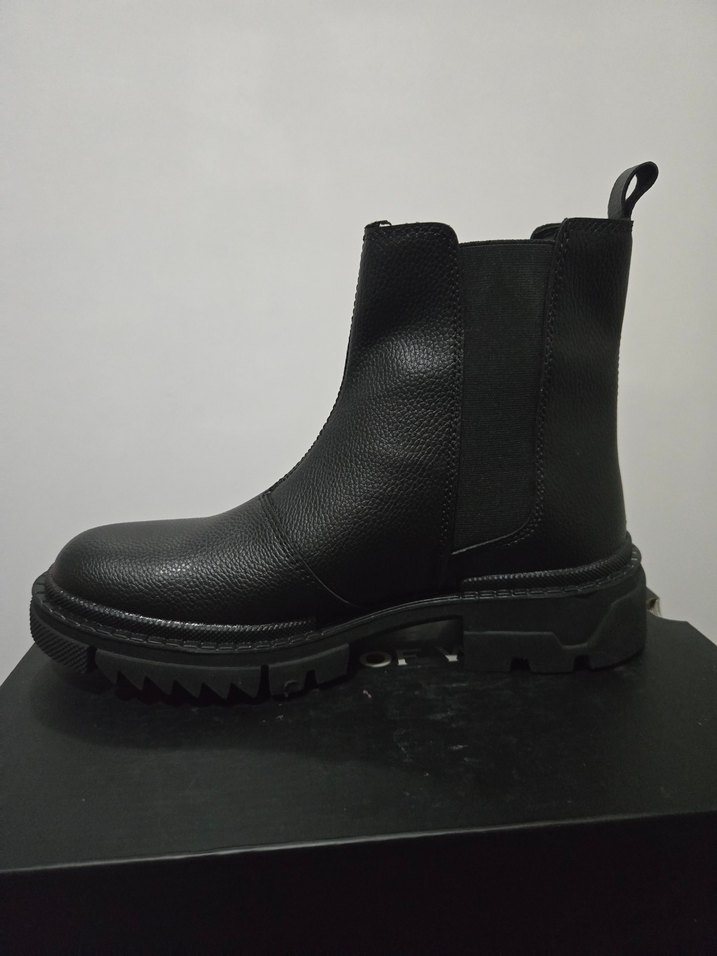 Siyah Erkek Bot - Görsel 2