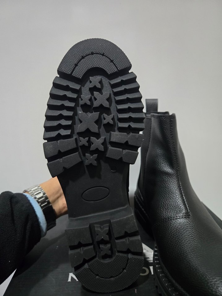 Siyah Erkek Bot - Görsel 4