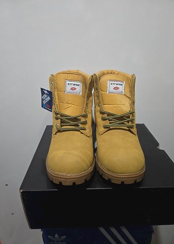 Cat Sarı Süet Erkek Outdoor Bot - Görsel 3