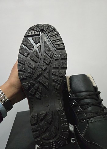 Siyah Kürklü Erkek Spor Bot - Görsel 4